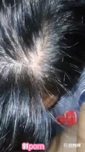 双洞被开的阿姨吃骚鸡吧