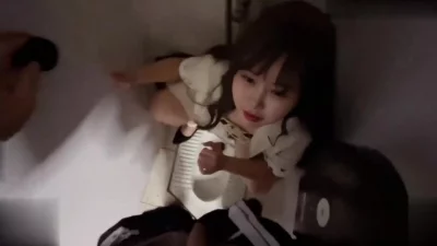 公司卫生间强上了新来的前台大姐哈哈哈