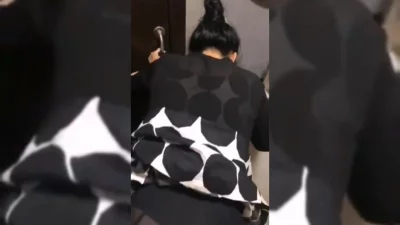 丈母娘就在客厅看电视！刺激！