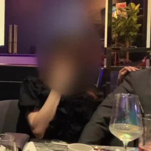 听声音很克制不敢叫